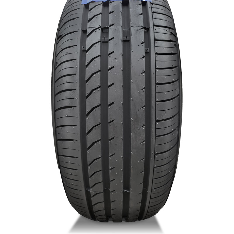 Gai lốp Zeetex ZT5000 Max 215/60R17, bám đường và thoát nước hiệu quả