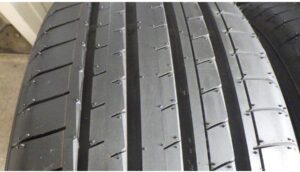 Lốp SUV Yokohama ADVAN V61 225/55R18 98H