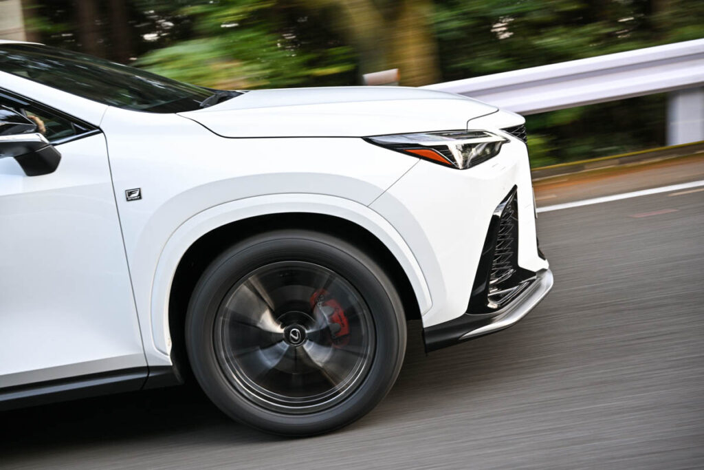 Zeetex SU5000 Max 235/55R19 lắp trên xe Luxus