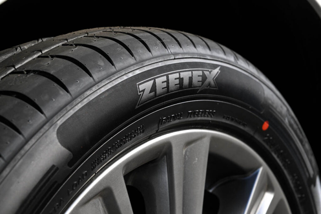 Hông lốp Zeetex HP5000 Max 195/50R16, thiết kế chắc chắn, chịu tải tốt