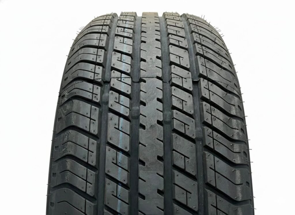 Mặt gai lốp Otani EK2000 205/55R16 91H chính hãng