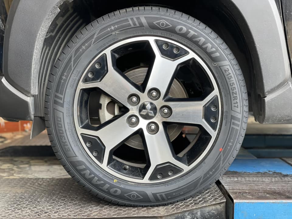 Lốp Otani EK3000 lắp trên xe Xpander