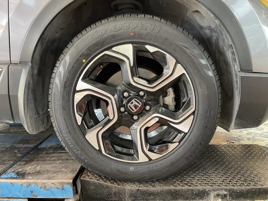 Lốp Thái Lan Otani SA1000 235/60R18 107H XL trên xe Honda CR-V