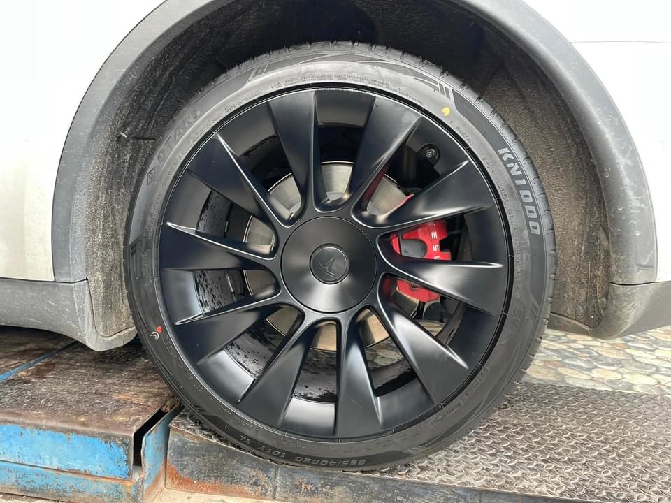 Lốp Otani KN1000 EV 245/45R20 103W XL trên Tesla Model Y