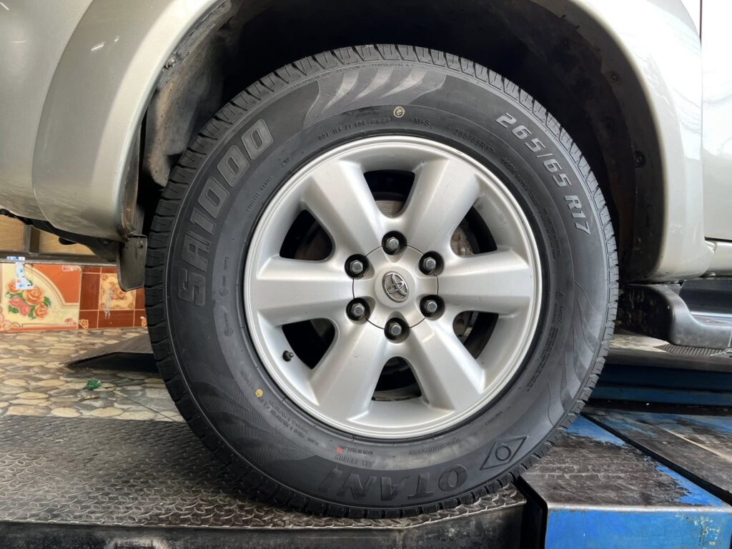 Lốp Thái Lan Otani SA1000 265/65R17 116H XL trên Toyota Fortuner