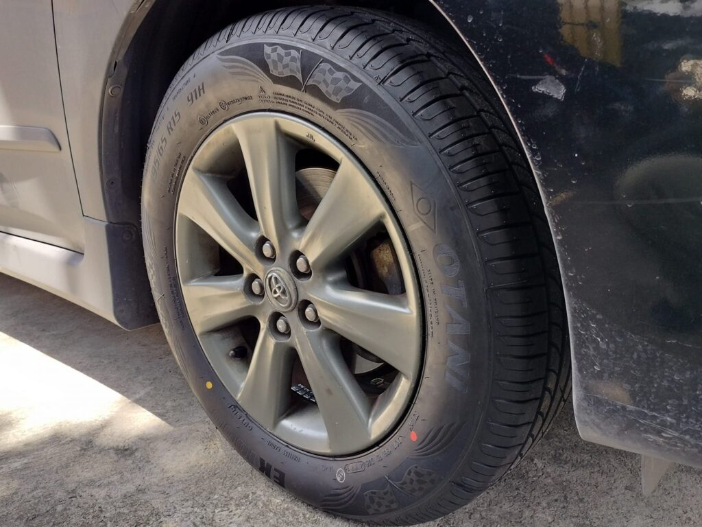 Lốp Otani EK1000 195/65R15 91H trên xe Toyota Corolla