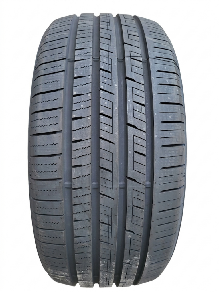 Mặt gai lốp Royal Black Racing Trac 215/45ZR17 91W XL – bám đường mạnh
