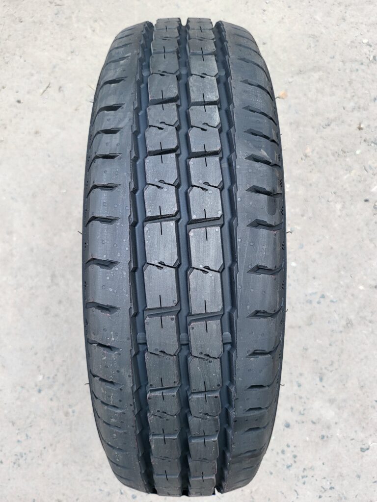 Mặt gai lốp Royal Black Terra Van 175/70R14C 95/93T – chịu tải, bền bỉ